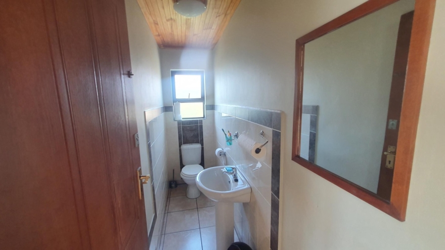 To Let 5 Bedroom Property for Rent in Saldanha Western Cape